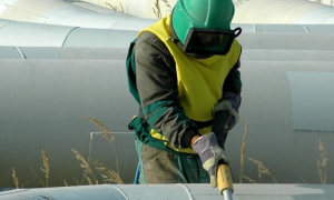 >Surface Preparation (coatings & corrosion removal)